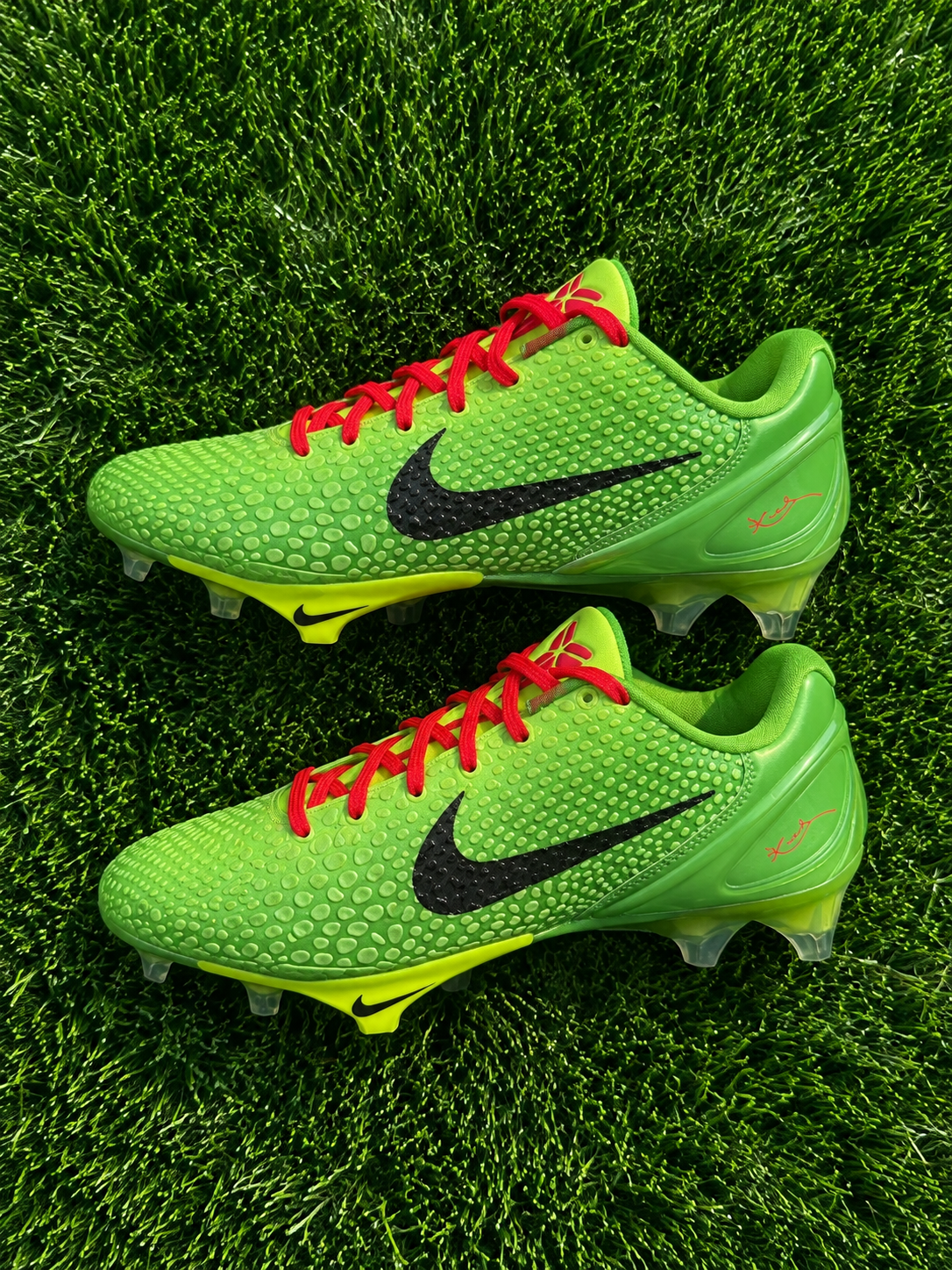 Kobe Grinch Cleats
